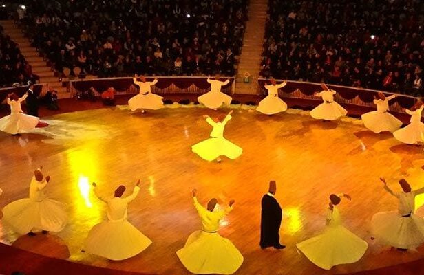 CERAMONIA DE LOS DERVICHES Y PASEO POR LA ESTAMBUL COSMOPOLITA